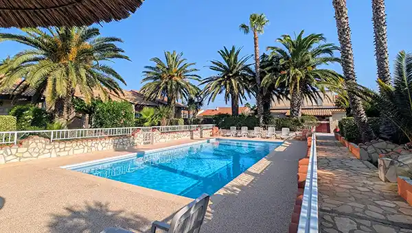 piscine village vacances proche de Narbonne